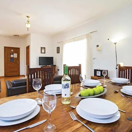 Playa Blanca Sleeps 6 Air Con Wifi Playa Blanca (Lanzarote)
